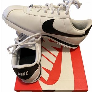 Nike Cortez  Basic Big Kids 6.5